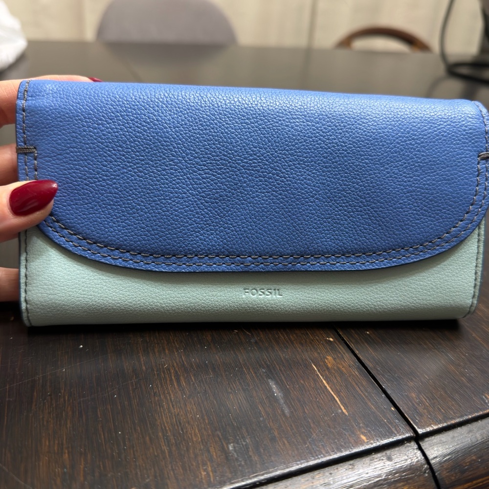 Fossil Women's Blue and light blue  Wallet